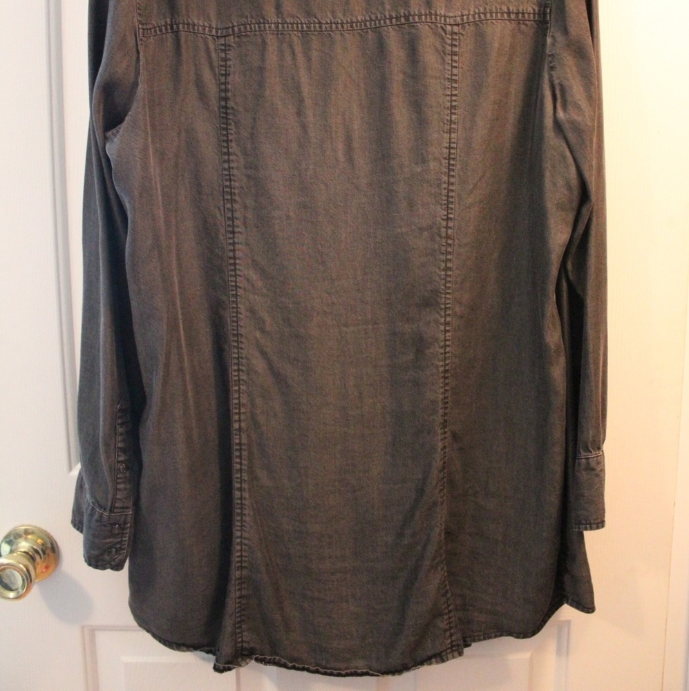 long button up - Picture 2 of 2